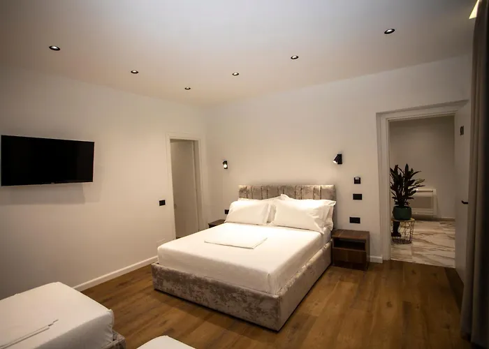 Klaus Center 4* טיראנה