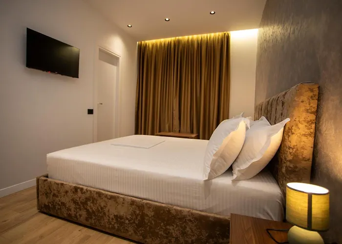 Klaus Center מלון 4*