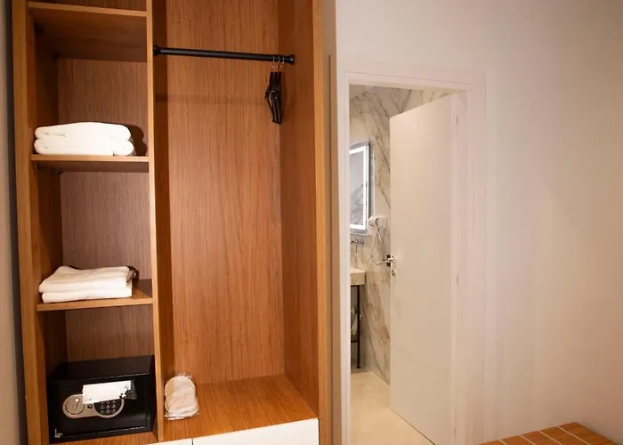 מלון Klaus Center