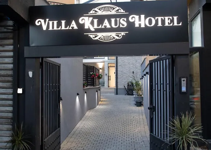 Klaus Center Szálloda Tirana
