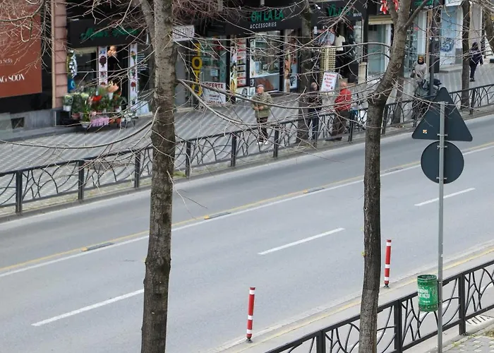 Klaus Center טיראנה