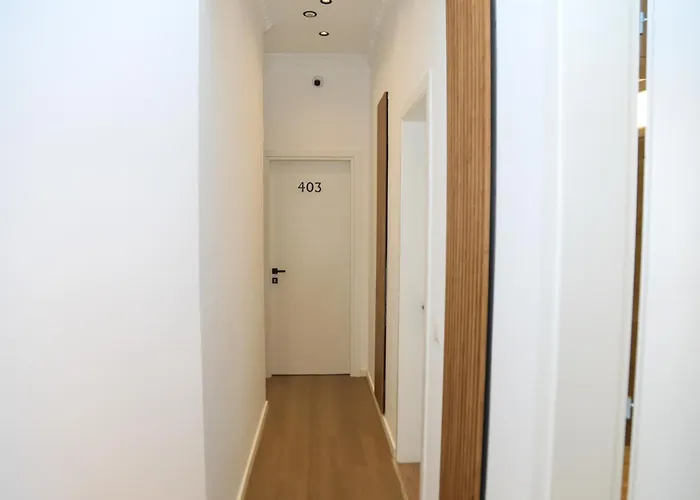 Klaus Center מלון