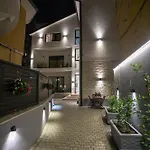 호텔 Klaus Center 티라나