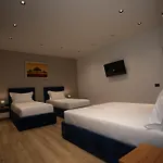 Klaus Center 4* 티라나
