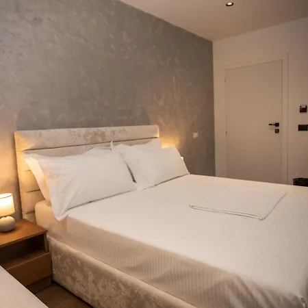Klaus Center Hotel Tirana
