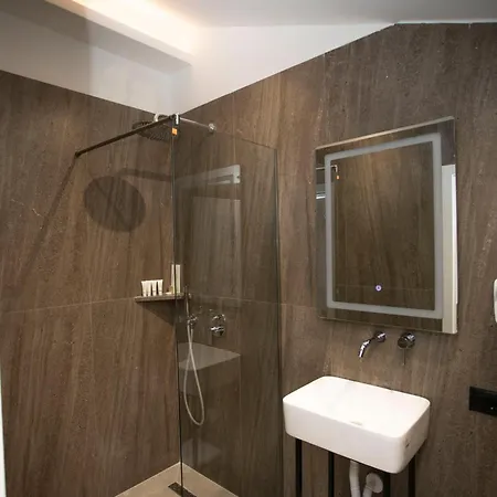 Klaus Center 4* Tirana