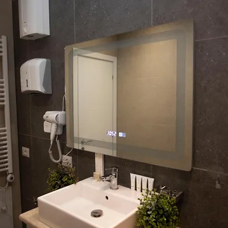 Klaus Center Hotel Tirana