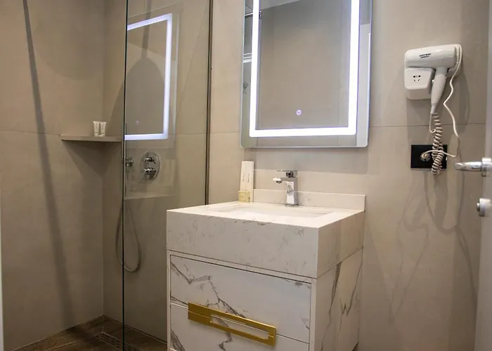 Klaus Center 4* Tirana