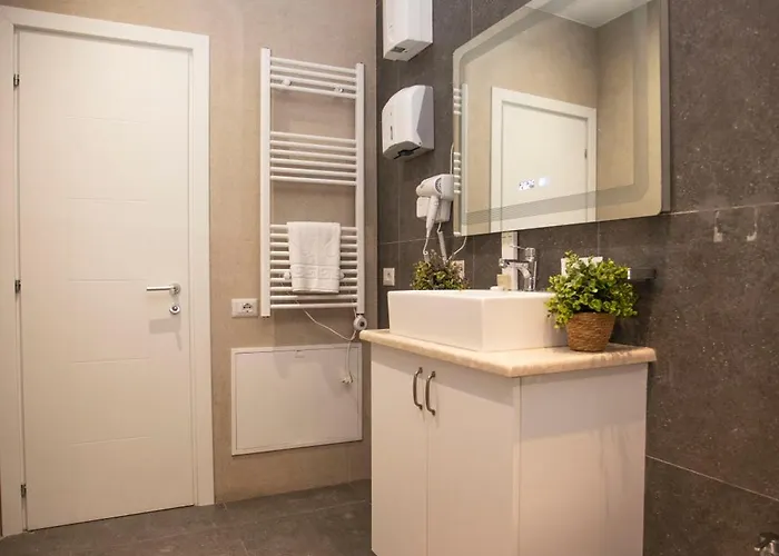 Klaus Center Hotel Tirana